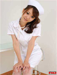 金衣女人