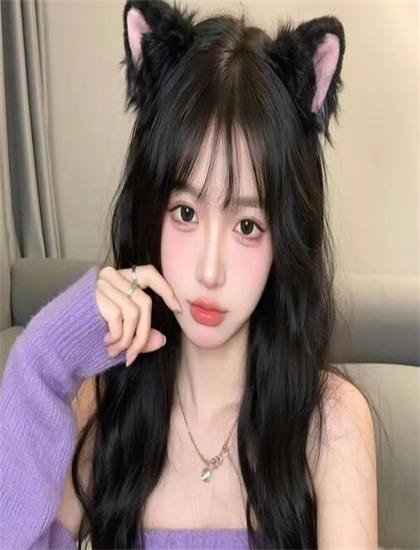 探索《爱在柏林狂飙》的奥秘标杆式的：隐藏细节与深层意义，双语字幕